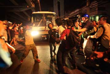 <b>Ταϊλάνδη </b>Χύθηκε αίμα στις αντικυβερνητικές διαδηλώσεις