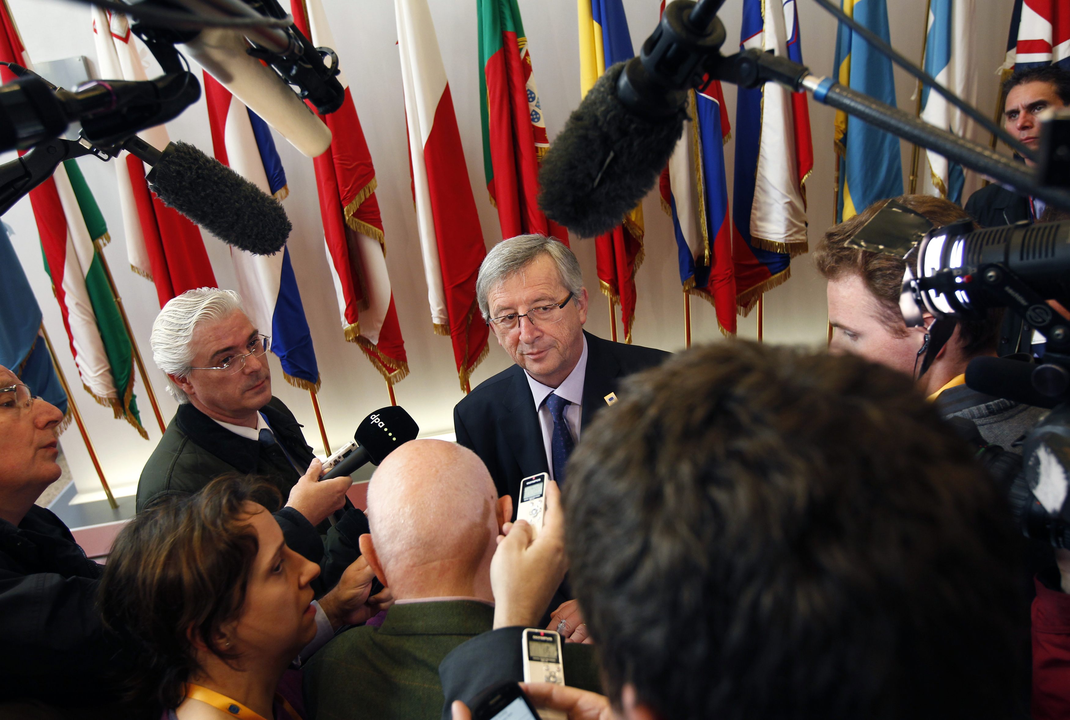 <b>Ζαν Κλοντ Γιούνκερ στο Eurogroup </b>Ανήσυχος για την πτωτική πορεία του ευρώ