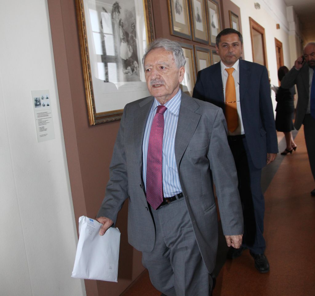 Κ. Γείτονας: «Δεν πρέπει να πυροβολούμε τον υπουργό Οικονομικών»