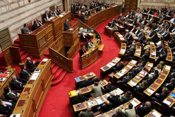 <b>Ολομέλεια της Βουλής</b>Σφοδρή αντιπαράθεση μετά από επερώτηση βουλευτών του ΠαΣοΚ για την ΤτΕ | tovima.gr