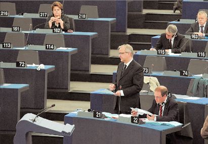 Οι ευρωβουλευτές της Μέρκελ  αποδοκίμασαν το «όχι» της ΝΔ