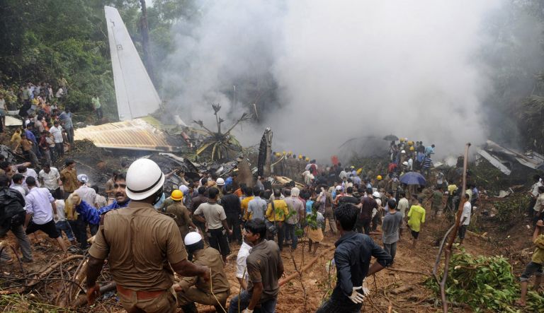 Αεροπορική τραγωδία στην Ινδία με 159 νεκρούς | tovima.gr