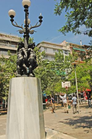 Λειτουργεί το «πολιτικό περίπτερο» στα Εξάρχεια