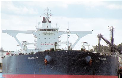 Κομμάτι κομμάτι ξεπούλησε τον στόλο του ο Θ. Αγγελόπουλος