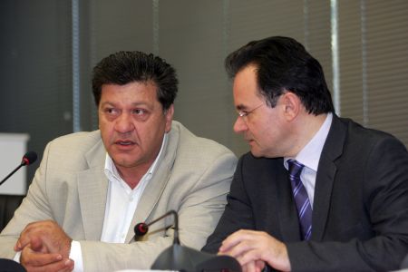 Διαψεύδει Παπακωνσταντίνου για λίστα Λαγκάρντ ο Καπελέρης