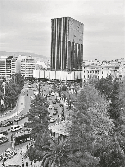 Ξυπνάει ο «γίγαντας» του Πειραιά