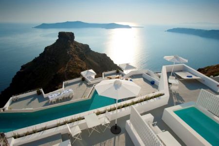 Εκτεταμένη ανακαίνιση στο Grace Santorini