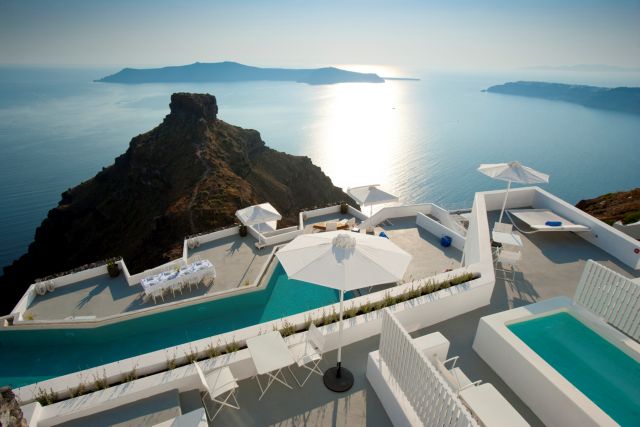 Εκτεταμένη ανακαίνιση στο Grace Santorini