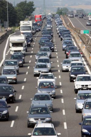 Μπρος-πίσω η ασφαλιστική αγορά