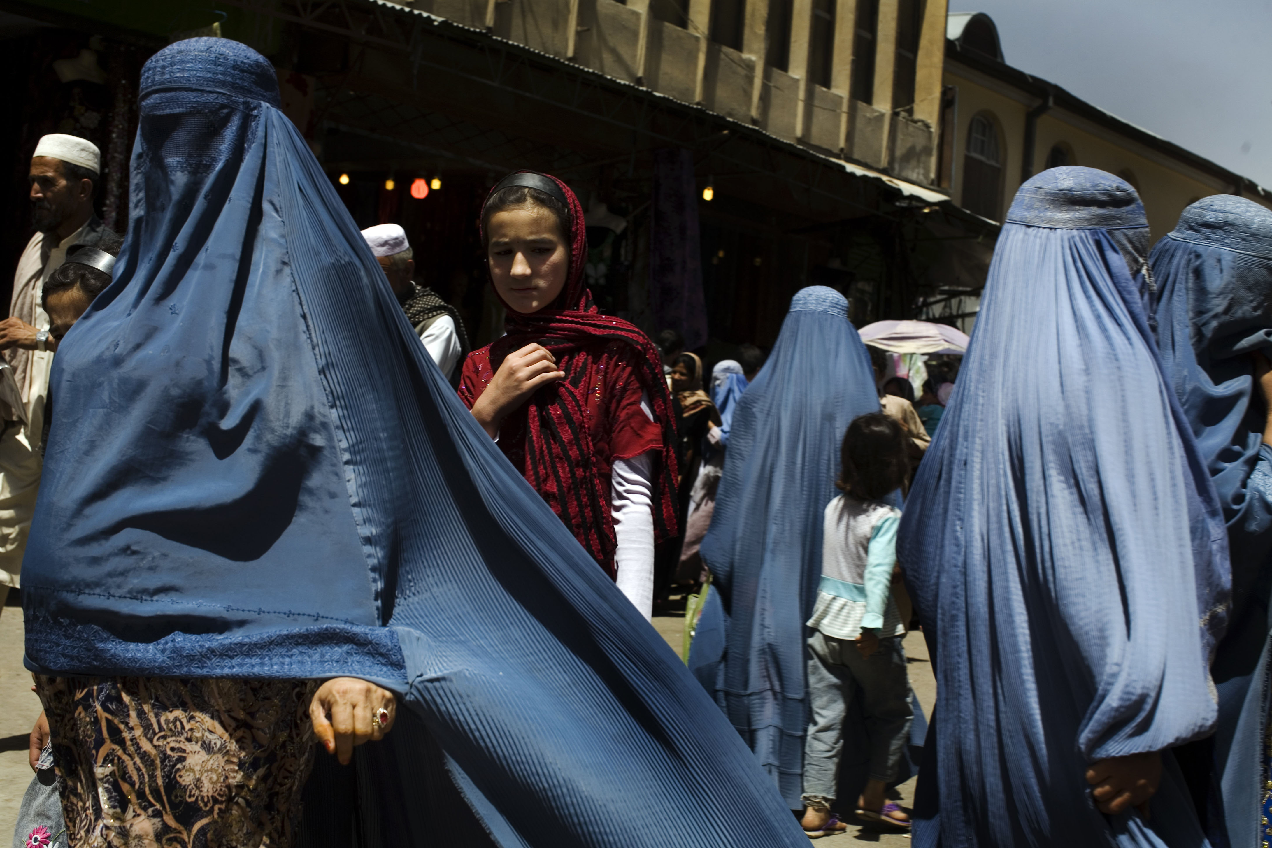 Αφγανιστάν: Ολο και πιο πίσω στα δικαιώματα των γυναικών