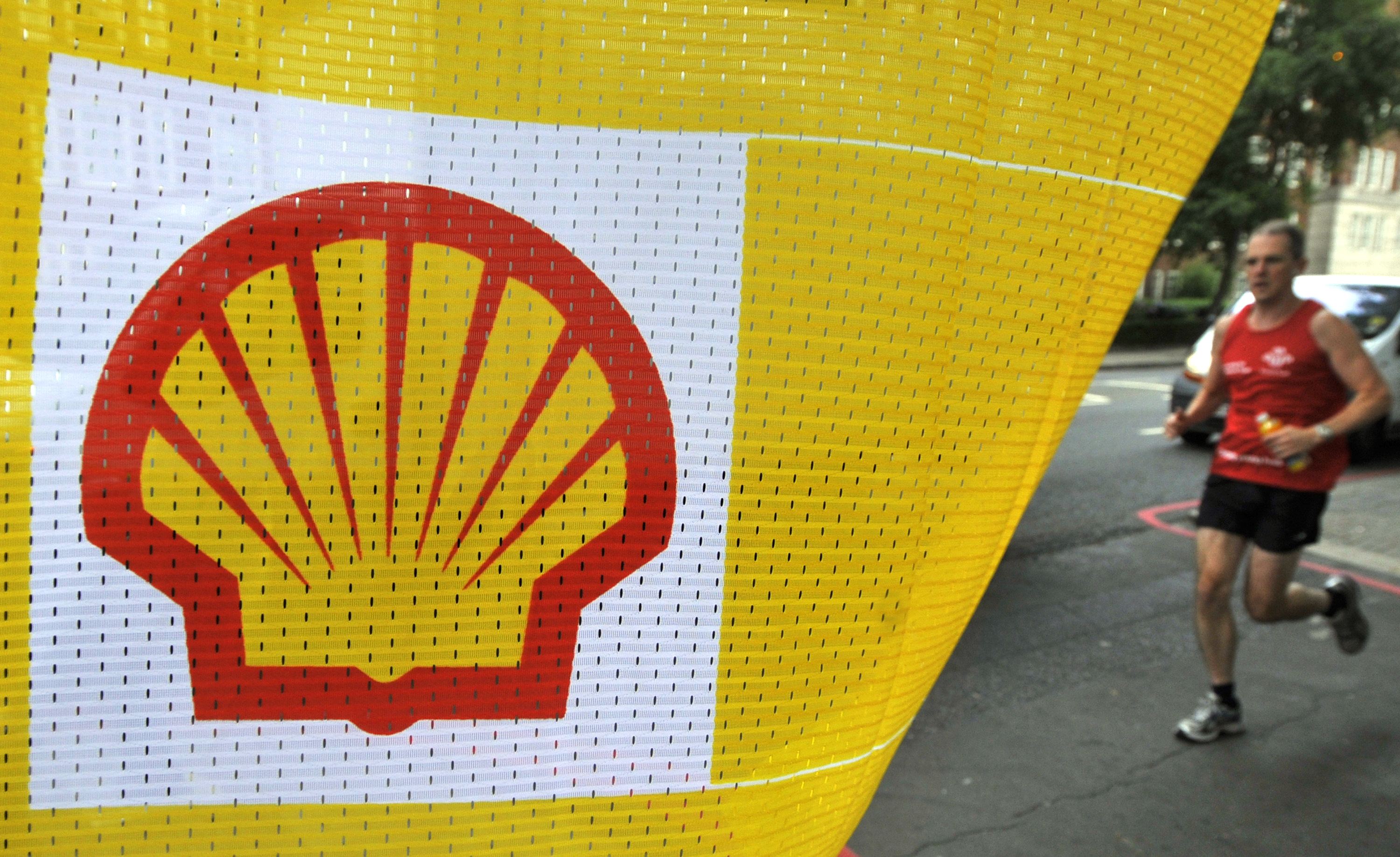 Times: Η Shell αποσύρει τα χρήματά της από την Ευρωζώνη