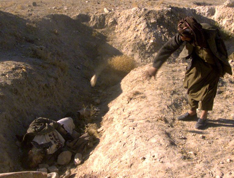 <b>Αφγανιστάν</b>Zευγάρι λιθοβολήθηκε μέχρι θανάτου για μοιχεία | tovima.gr