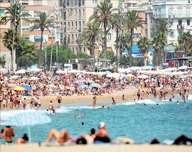 Ο τουρισμός σώζει την ισπανική οικονομία | tovima.gr