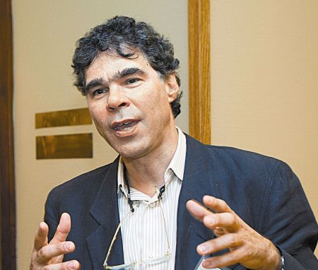 Το χρέος, τα distress funds και ο ελληνο-αμερικανός σύμβουλος