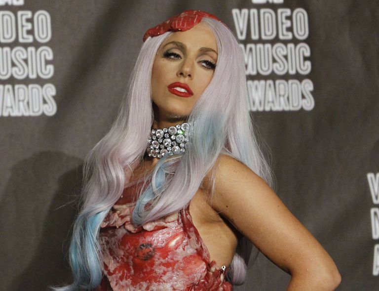 <b>Lady Gaga</b>«Σάρωσε» τα βραβεία του MTV | tovima.gr