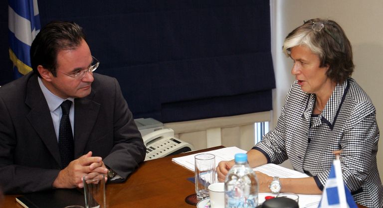 <b>Γ. Παπακωνσταντίνου </b>Συναντήθηκε με την υπουργό Ευρωπαϊκών Υποθέσεων και Μεταναστευτικής Πολιτικής | tovima.gr