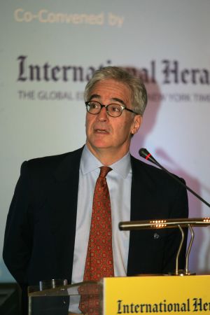 Αφέθηκε ελεύθερος μετά την απολογία του ο Αλεξ Ρόντος