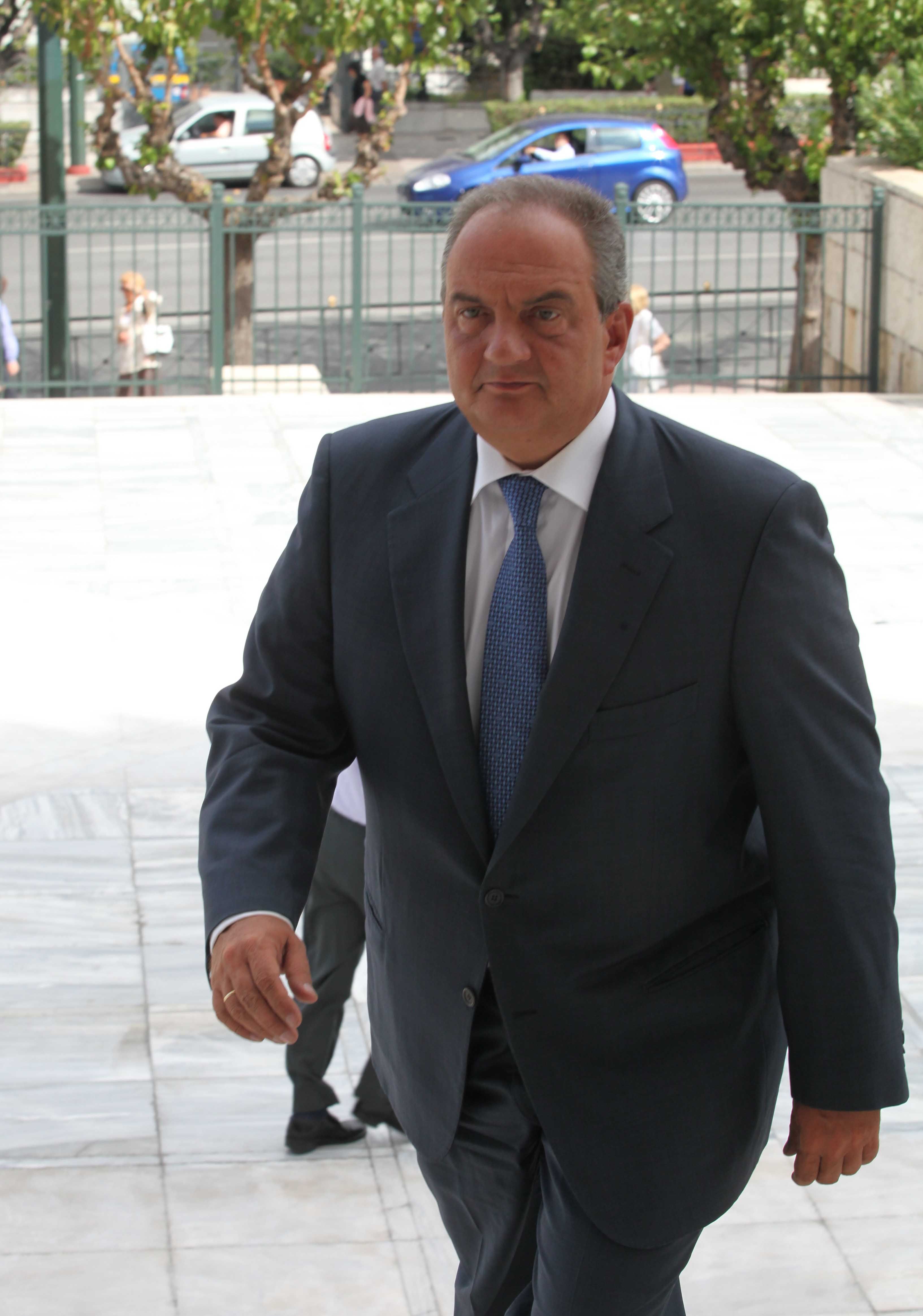 Χωρίς δηλώσεις ψήφισε ο Kώστας Καραμανλής