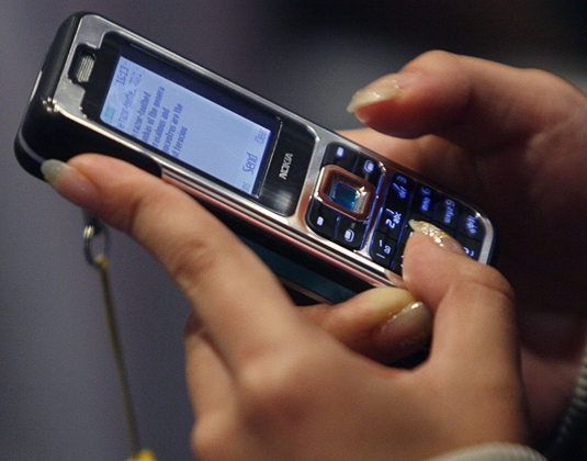 <b>Εθνική Επιτροπή Τηλεπικοινωνιών </b>Αυστηρότεροι κανόνες για τις υπηρεσίες που χρεώνονται με SMS | tovima.gr