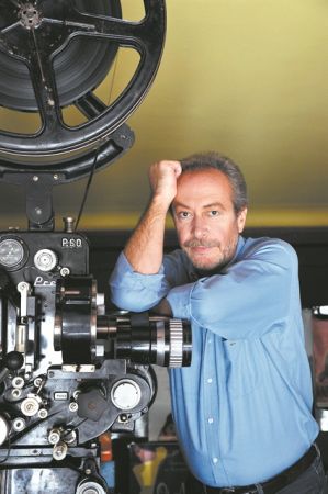 «Το θέατρο σε κάνει καλύτερο άνθρωπο»