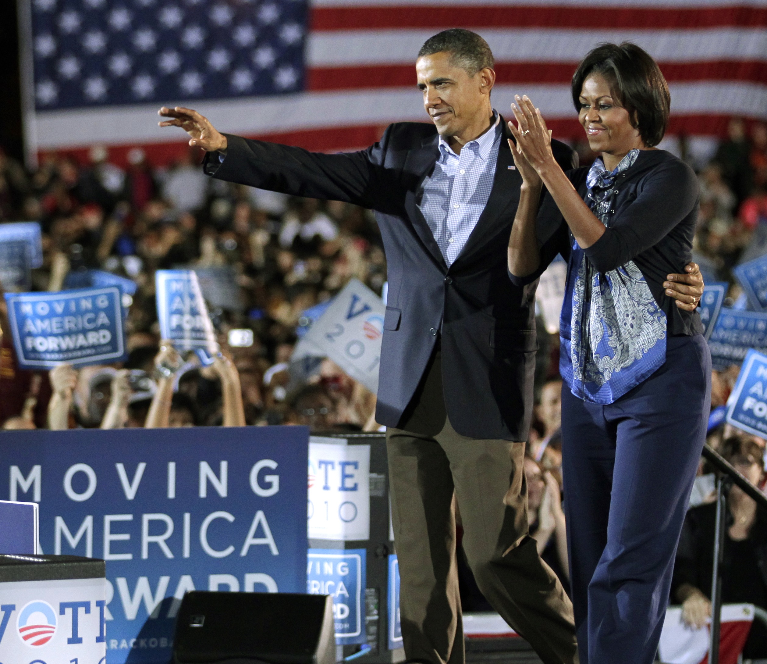 Κοινή προεκλογική εμφάνιση του ζεύγους Ομπάμα, πριν τις ενδιάμεσες εκλογές