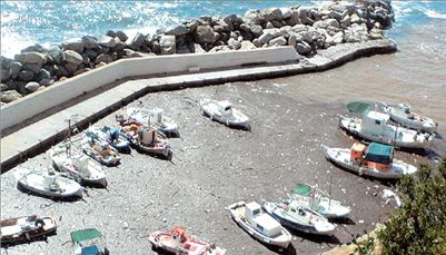 <b>Ικαρία</b>Οι βάρκες βγήκαν στη στεριά! | tovima.gr