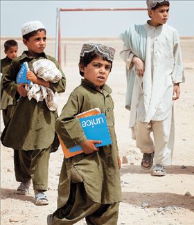 Σχολεία αντί για βόμβες στο Αφγανιστάν