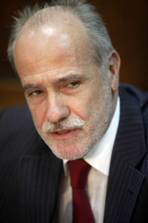 Αναλυτικά στοιχεία για τους μετακλητούς υπαλλήλους ζητά το ΠΑΣΟΚ