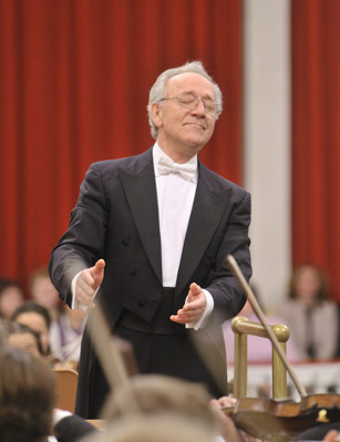 Με δύναμη από τη Ρωσία και την Αργεντινή