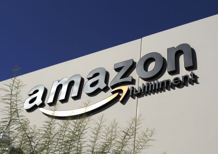 Amazon: Νέα φορολογική τακτική στην Ευρώπη μετά το «LuxLeaks»