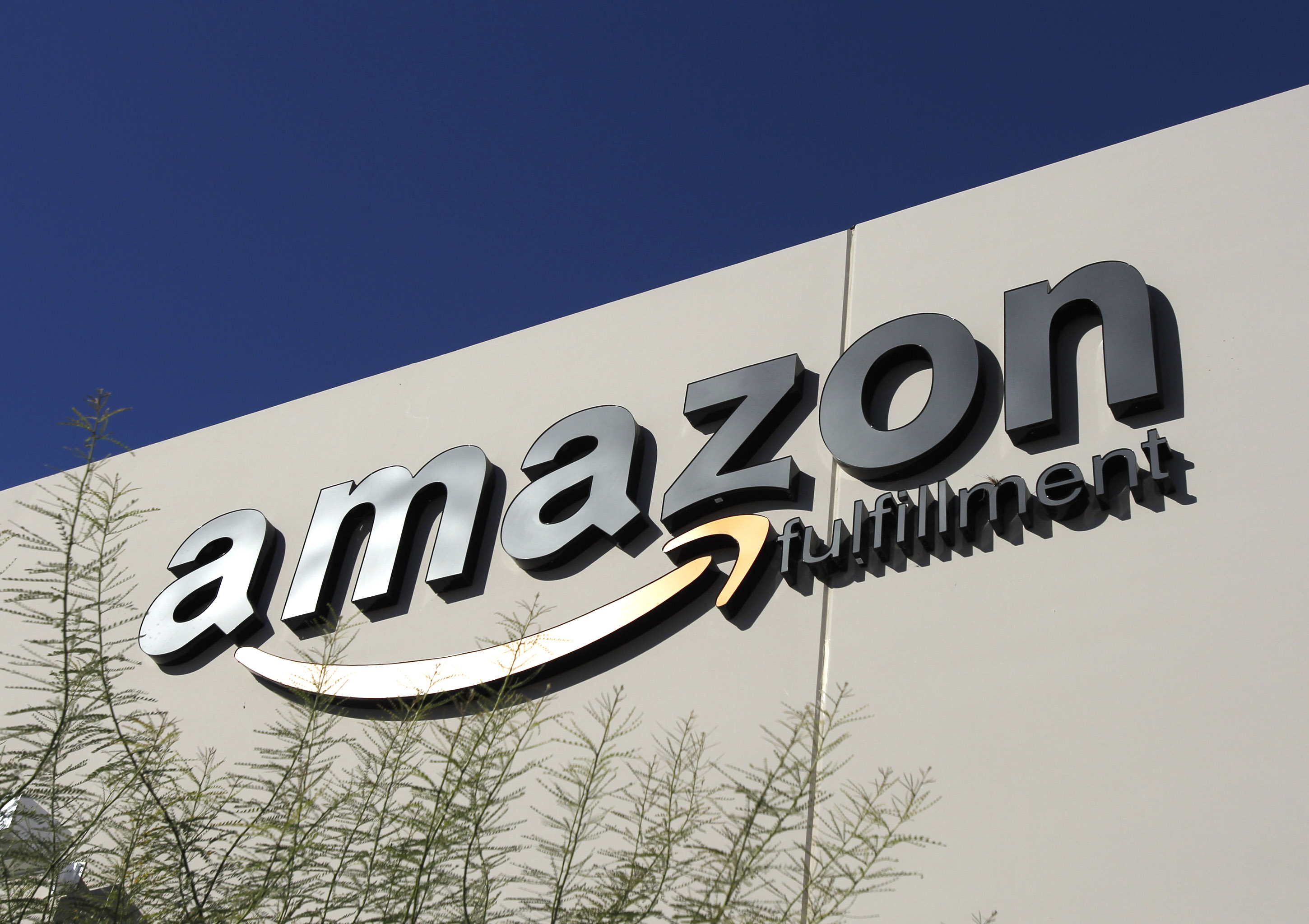 Amazon: Νέα φορολογική τακτική στην Ευρώπη μετά το «LuxLeaks»