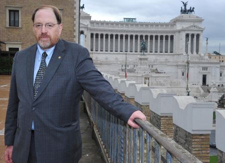 Τζέιμς Γκάλμπρεϊθ: «Η Ελλάδα μπορεί να σωθεί εύκολα»