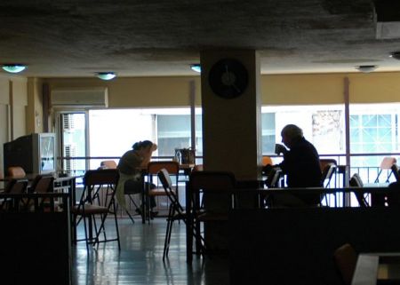 Χριστουγεννιάτικη γιορτή αγάπης για τους άστεγους του Πειραιά