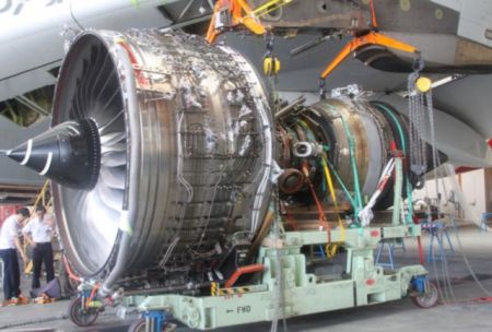 Βρετανία: Έρευνα στα λογιστικά βιβλία της Rolls-Royce διέταξαν οι αρχές