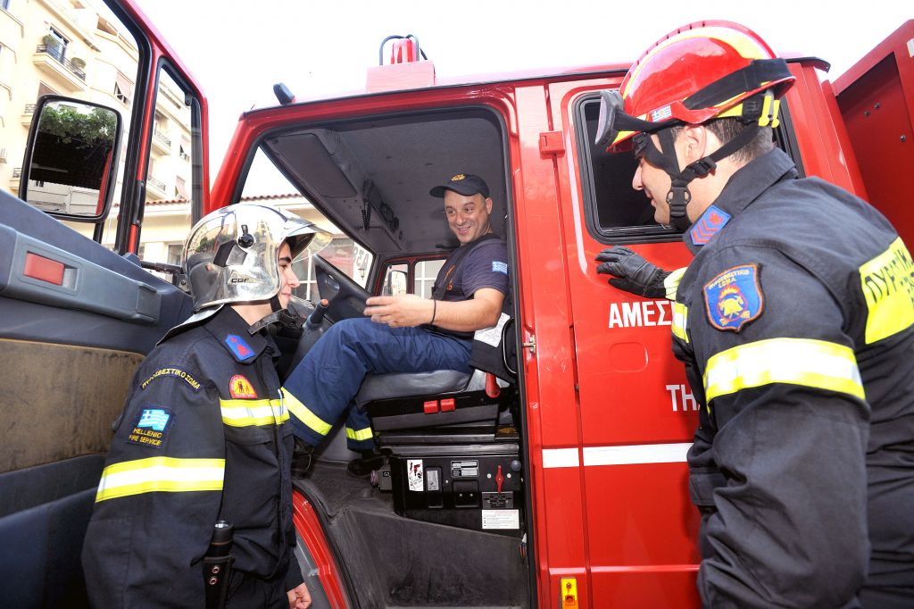 Πυρκαγιά σε εγκαταλελειμμένο κτίριο στην Πραξιτέλους