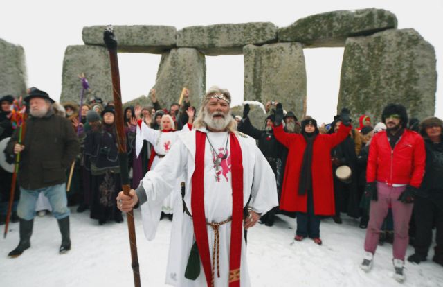 Μάχη δρυίδων και αρχαιολόγων στο Στόουνχεντζ