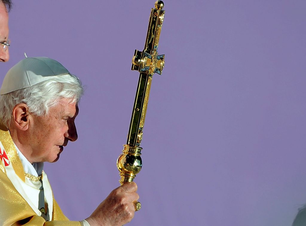 <b>Πάπας Βενέδικτος</b>Ο Θεός έκανε το Big Bang