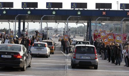 ΣΥΡΙΖΑ: Ζητά ανάκληση των αυξήσεων στις τιμές των διοδίων