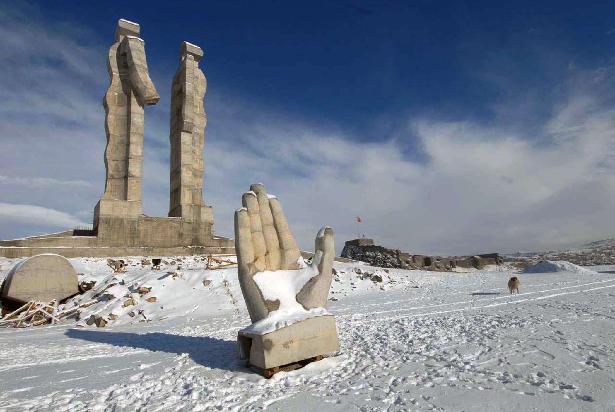 Τέλος για το Μνημείο της τουρκοαρμενικής φιλίας