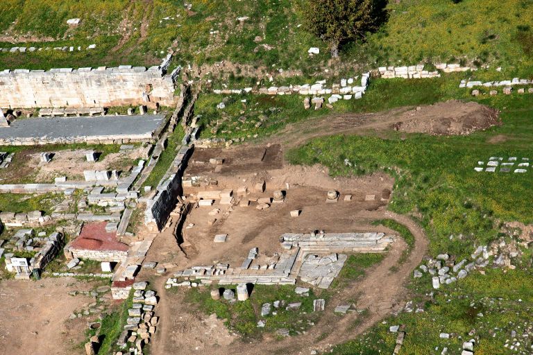Αναστηλώνεται το αρχαίο θέατρο της Μεσσήνης  ως το τέλος του 2011 | tovima.gr