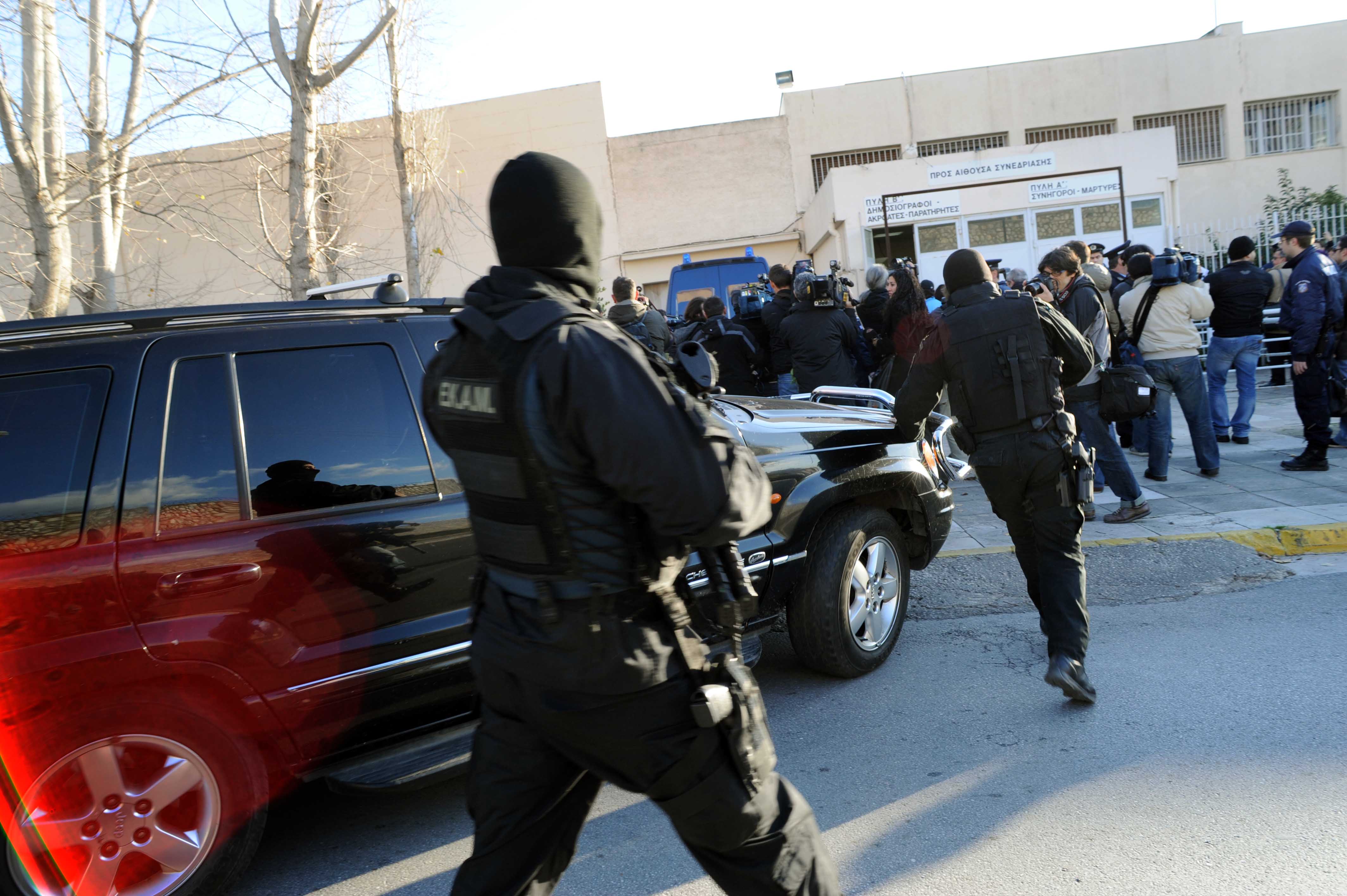 Πυρήνες της Φωτιάς: Αλήτες, ρουφιάνοι δημοσιογράφοι θα εκδικηθούμε