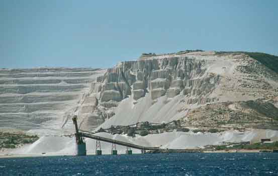 <b>Νήσος Γυαλί </b>Κινδυνεύει το νησί της ελαφρόπετρας