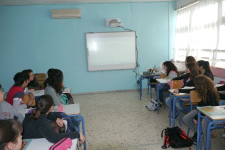 Κρατείται προσωρινά ο δάσκαλος που κατηγορείται για ασέλγεια σε μαθήτρια