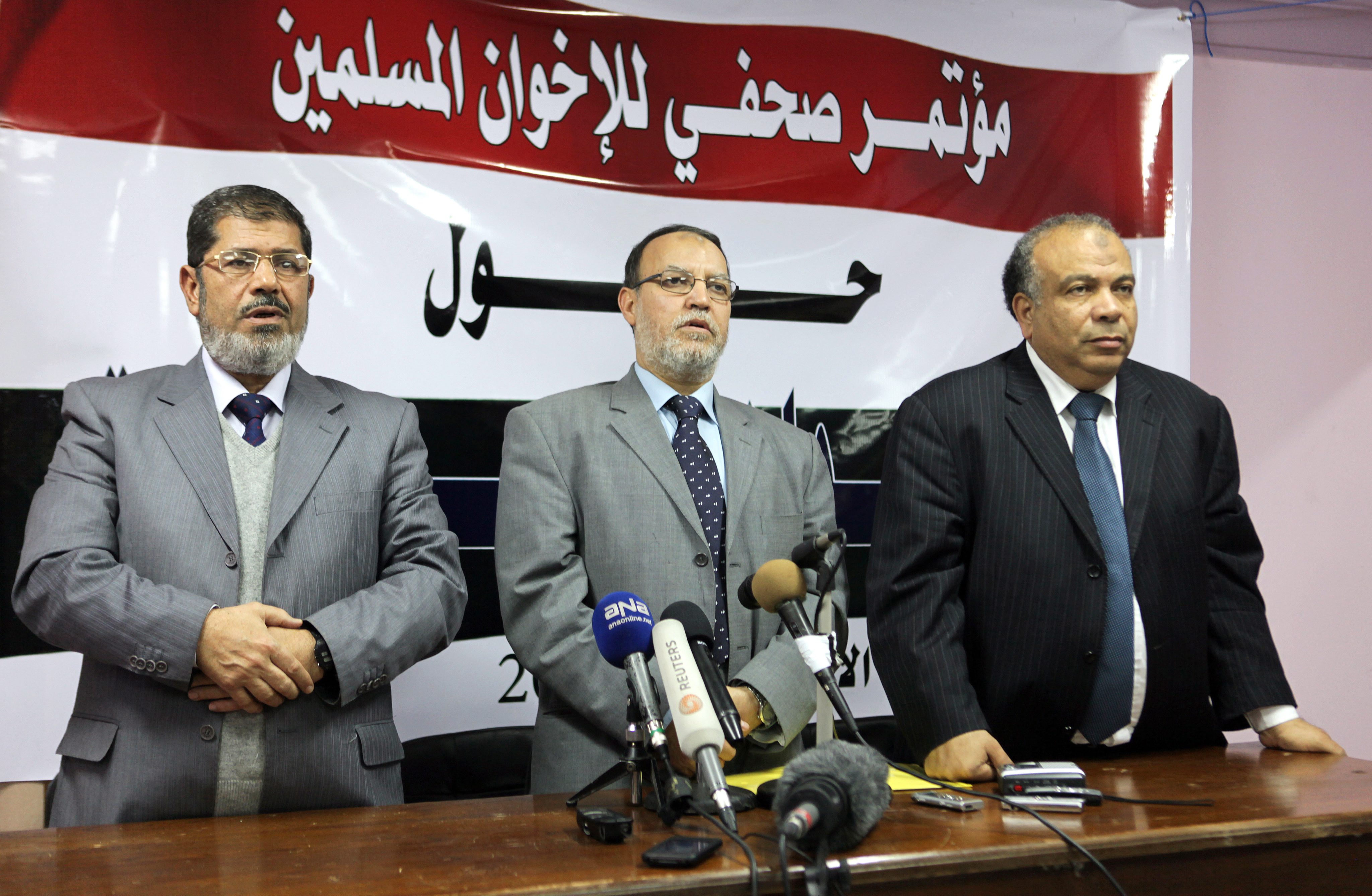 Αίγυπτος: Αναστέλλεται η εφαρμογή του διατάγματος Μούρσι