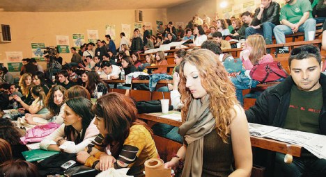 <b>Καθηγητές ΑΕΙ </b>Ζητούν από Παπακωνσταντίνου – Διαμαντοπούλου να τεθούν εκτός μνημονίου οι προαγωγές πανεπιστημιακών