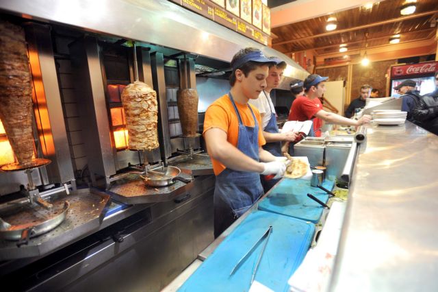 Θα ψήνουν σουβλάκια και οι πιτσαρίες!