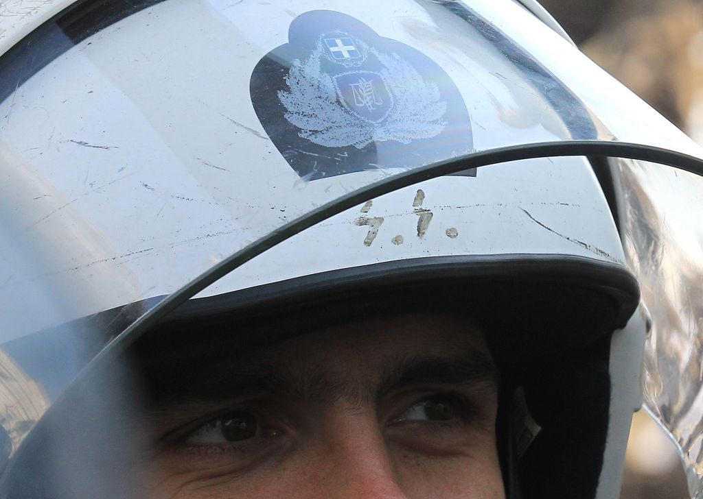 Ναζιστικό σύμβολο σε κράνος αστυνομικού