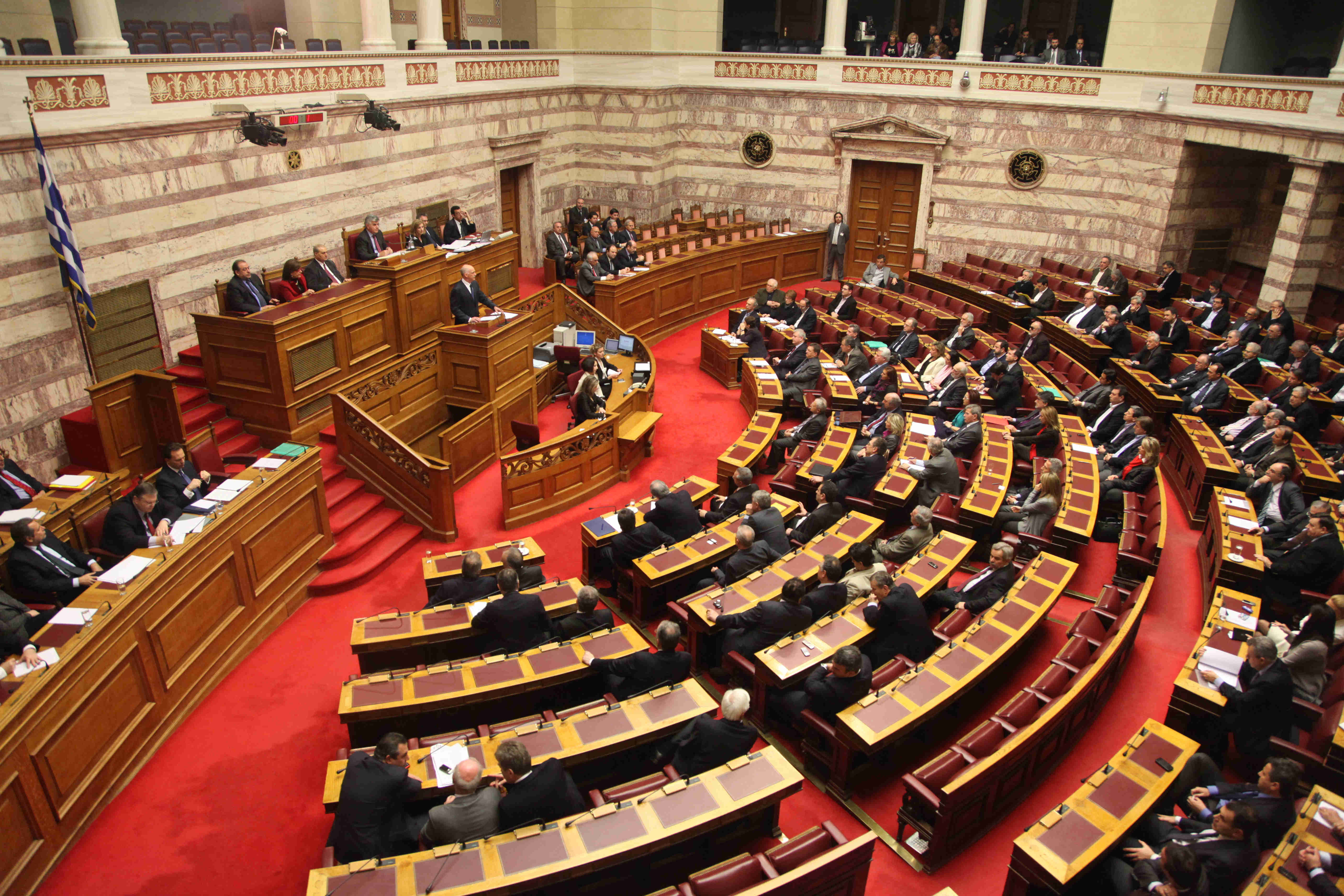<b>Βουλή </b>Η πιθανότητα εκλογών το Μάρτιο θέμα συζήτησης σε «πηγαδάκια» βουλευτών
