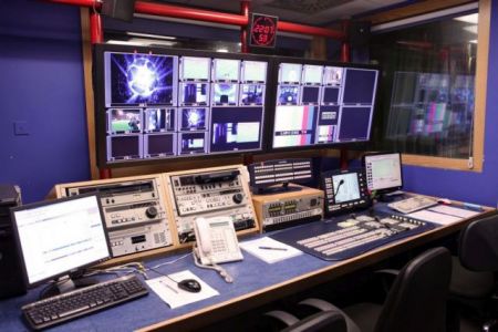 Κατατέθηκε στη Βουλή το νομοσχέδιο για τις άδειες των τηλεοπτικών σταθμών