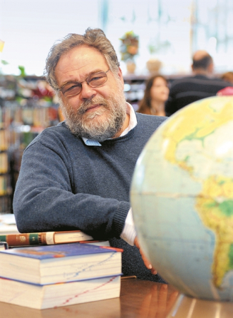 Ο τραπεζικός και η πρόσφυγας